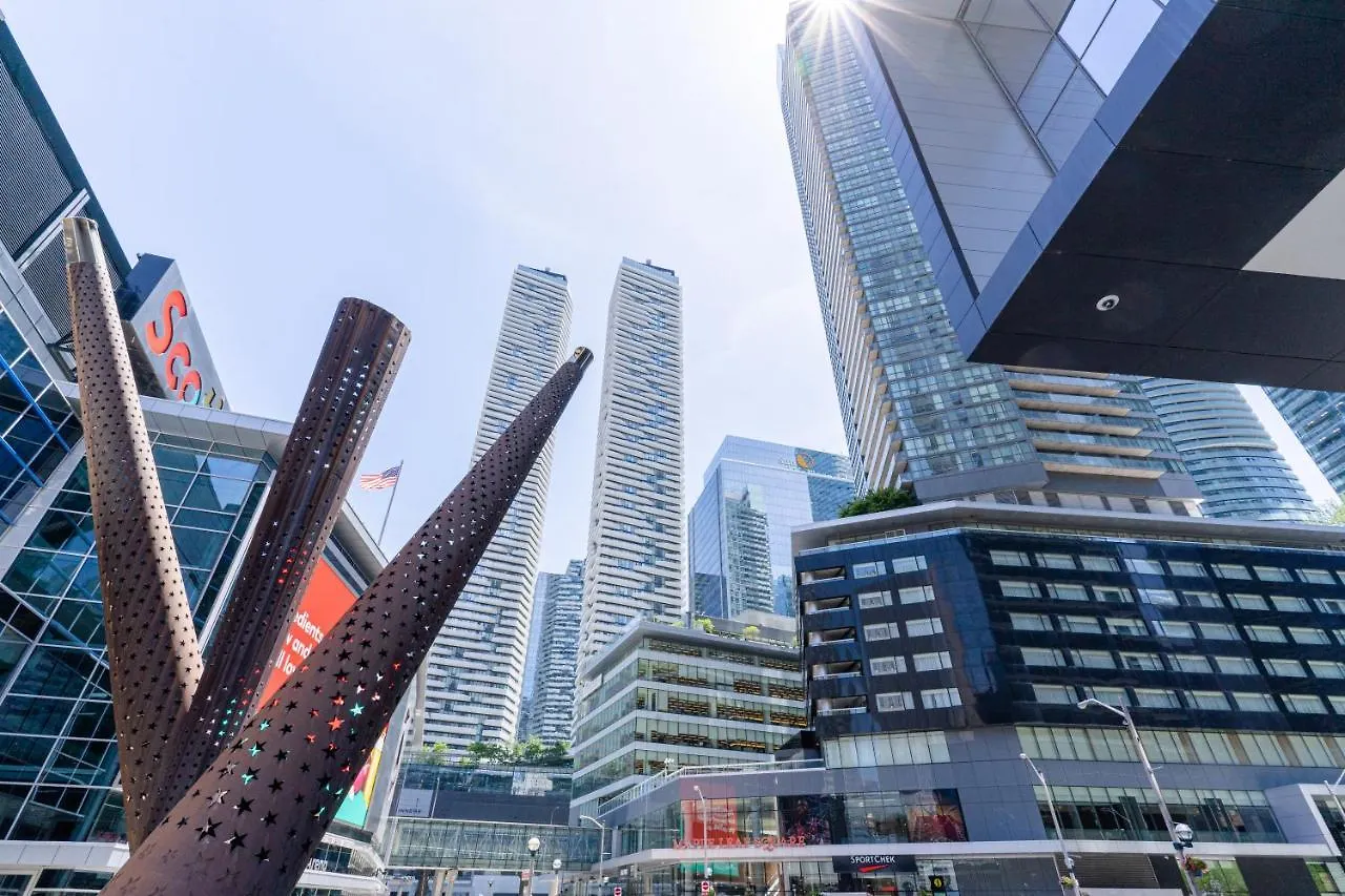 Beautiful Modern Toronto Luxurious Scotiabank Arena Aparthotel 0*,  Canada