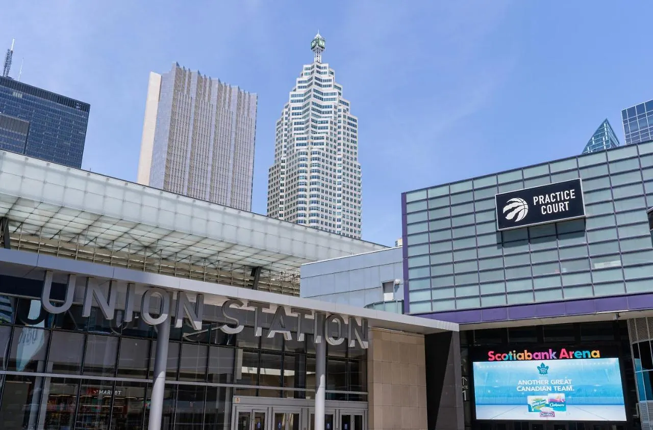 Beautiful Modern Toronto Luxurious Scotiabank Arena Aparthotel 0*,  Canada